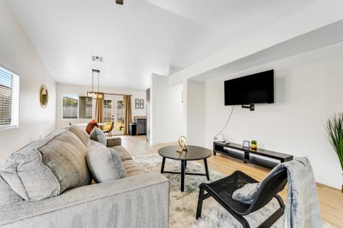 Your South Mountain Home – Photos 3