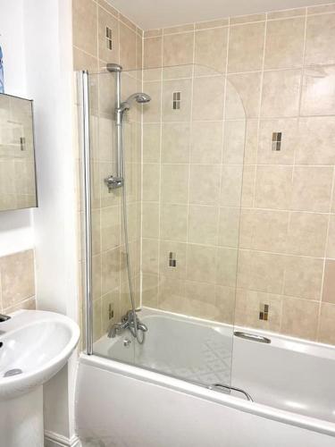 Plantsbrook Place - Luxury 4 bed House + Parking photo 42