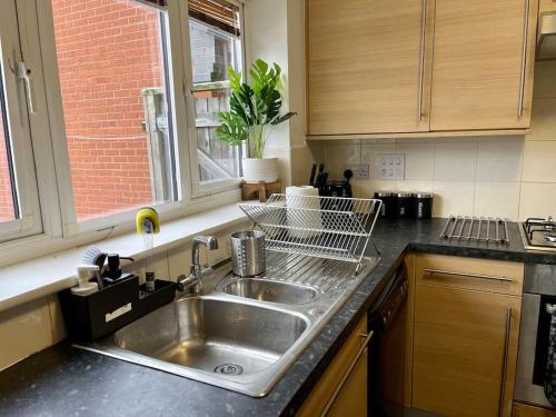 Plantsbrook Place - Luxury 4 bed House + Parking photo 23