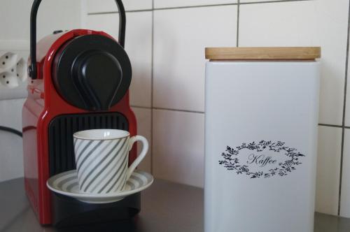 Gästehaus Aemiseggにあるコーヒーまたはお茶