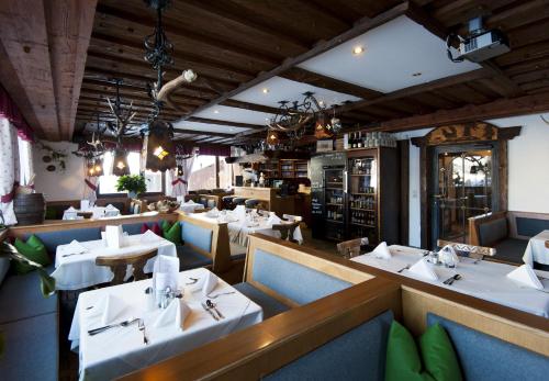 En restaurant eller et andet spisested på Hotel Alpenhof