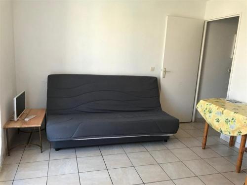 Photo de la galerie de l'établissement T2 Bord de Mer - 4 Pers - 50m Plage - 150m Commerces - Parking - TV - FR-1-81-228, à Port-Leucate