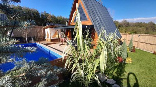 UĞURLUBUNGALOVの敷地内または近くにあるプール
