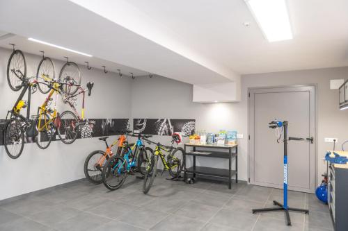 Gimnasio o instalaciones de fitness de Raffy Family & Bike Hotel