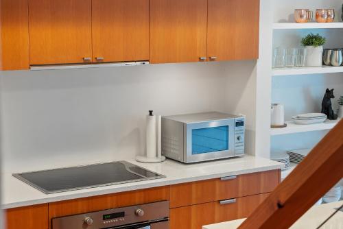 Η κουζίνα ή μικρή κουζίνα στο Whistler 'Treehouse'