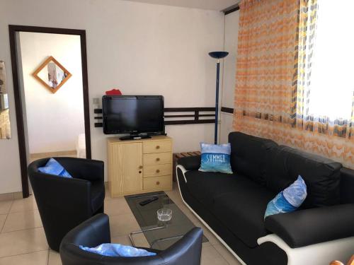 Grand T3 à 100m des commerces, plage et piscine, 6 couchages, parking facile