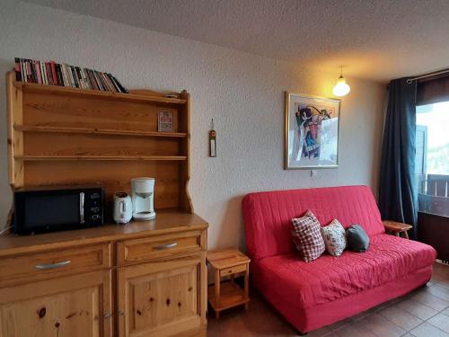 Photo de la galerie de l'établissement Studio lumineux au pied des pistes pour 4 personnes à Montgenèvre avec parking privatif et balcon sud - FR-1-330D-118, à Montgenèvre