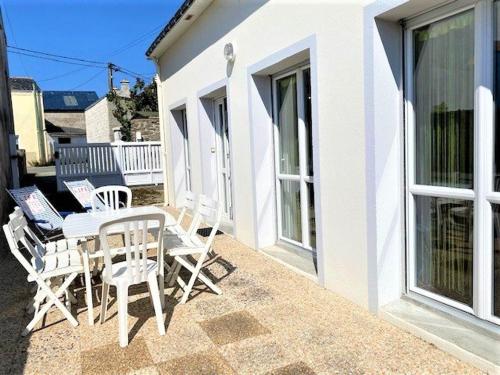 Photo de la galerie de l'établissement Appartement T3 à Quiberon avec terrasse et jardin, quartier calme, proche plage et centre, 6 pers. - FR-1-478-201, à Quiberon