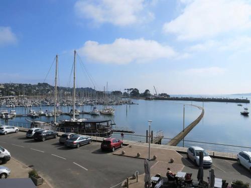 Appartement rénové 2 chambres avec WIFI et parking à Perros-Guirec - FR-1-368-307