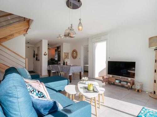 Photo de la galerie de l'établissement Maison 4 pièces avec jardin, à 850m de la plage à Carnac - 8 pers, Wifi, parking, classée 3* - FR-1-477-197, à Carnac