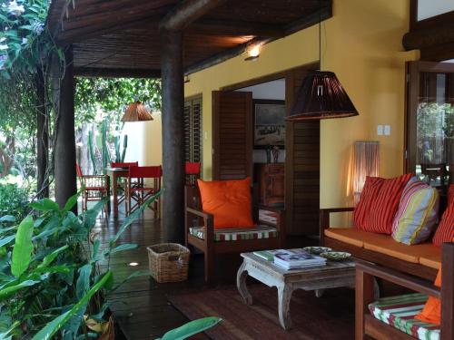 Ruang duduk di Casa Sabiá