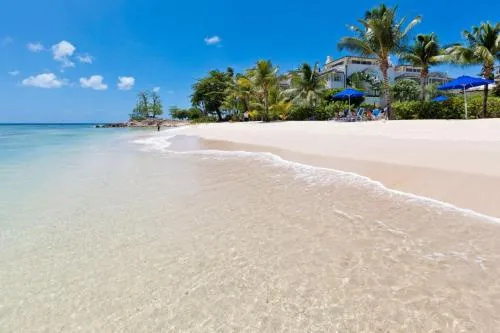 Schooner Bay 207 by Blue Sky Luxury picture