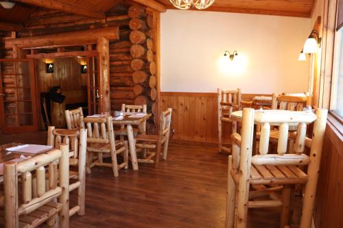 Εστιατόριο ή άλλο μέρος για φαγητό στο Yellowstone Valley Inn