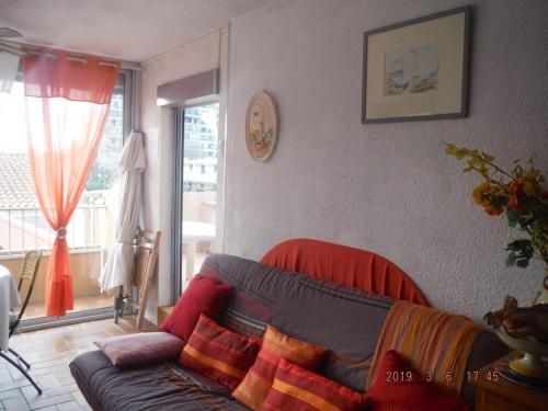 Photo de la galerie de l'établissement Appartement T2 avec Piscine à 300m de la Plage - Argelès-sur-Mer - FR-1-388-12, à Argelès-sur-Mer