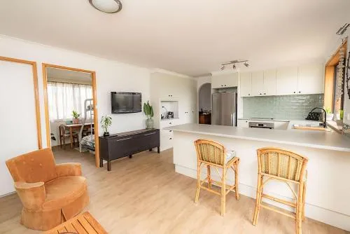 Bommie Beach House picture