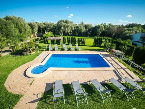 Bazén v ubytování Villa in Muro near Can Picafort Beach nebo v jeho okolí