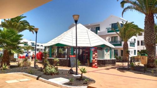 Photo de la galerie de l'établissement Nerea Apartment Costa Teguise, à Costa Teguise