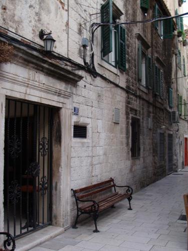 Diocletian Apartments & Rooms