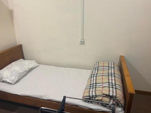 Кровать или кровати в номере Vahe's corner house