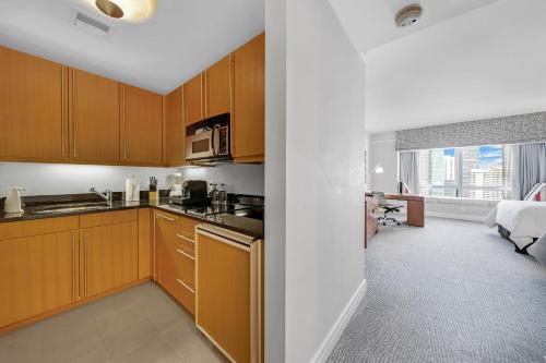 Four Seasons Studio Kitchen – Photos 2