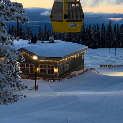 Magical Views at Southpoint Big White! Best Location! en invierno