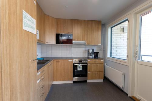 Una cocina o cocineta en Hotel Linnasmäki