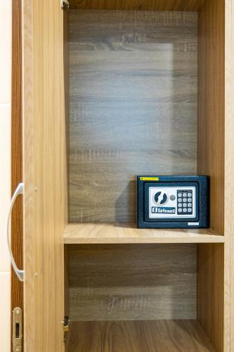  Inga Hotel Yerevan -  Room  picture :   Tea/Coffee maker    Shower    Safety deposit box                           