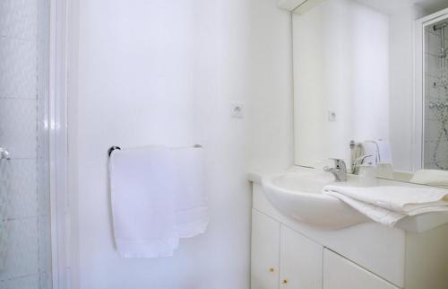 Koupelna v ubytování Couett' Hotel Rumilly