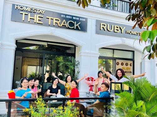 Επισκέπτες που μένουν στο The Track Homestay - Near Bai Dai Beach