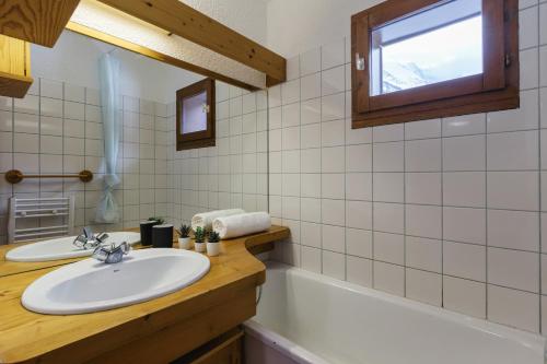 Les Jardins du Mont-Blanc Family Apartment w/ Garden in Chamonix | Mont Blanc Views - Happy Rentals
