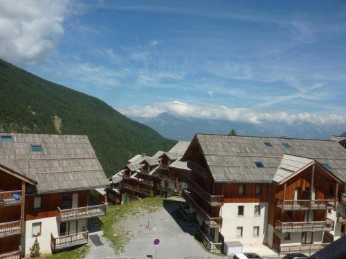 Duplex 10 pers. avec piscine, jacuzzi, balcon et ascenseur aux Orres 1800 - FR-1-322-296