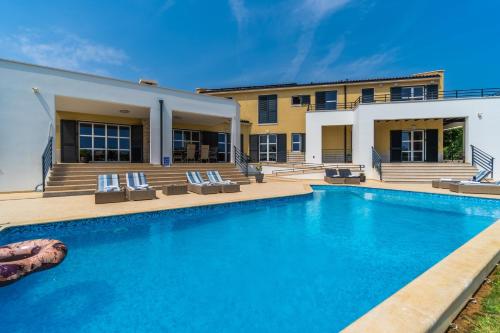Villa Arkaim with Private Pool – Photos 2