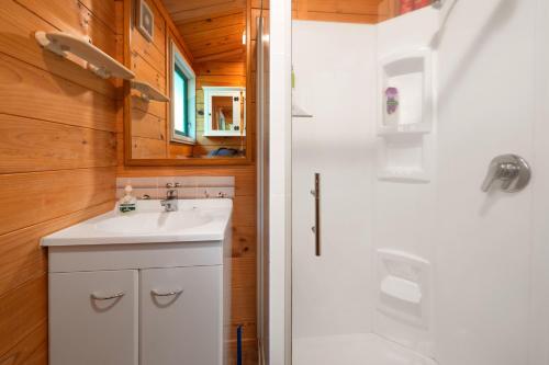 Ένα μπάνιο στο Little Lockwood - Kuratau Bach