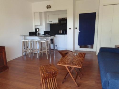 Studio confortable avec balcon, parking privé et Wi-Fi, à 200m de la plage d'Eyrac
