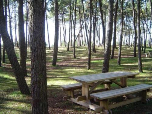 Photo de la galerie de l'établissement Villa calme à 300m de la plage à La Faute-sur-Mer, 5 pers, jardin, animaux acceptés sur demande - FR-1-476-30, à La Faute-sur-Mer