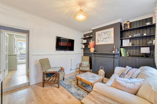 Μια τηλεόραση ή/και κέντρο ψυχαγωγίας στο Host & Stay - Loughborough Road House