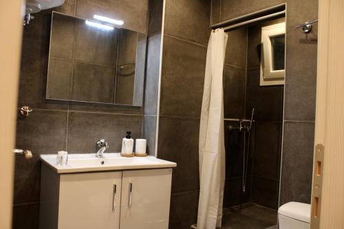 Cozy KN Studio, Nilie Hospitality MGMT tesisinde bir banyo