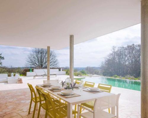 Belíssima Villa Floreale com piscina