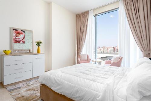 Apt 403, Avenue Residences 1