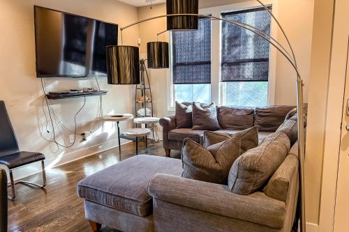 WeHo Townhome Apt 8 – Photos 5