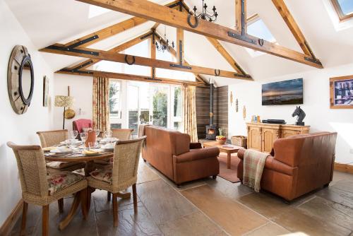 Host & Stay - The Old Cartshed