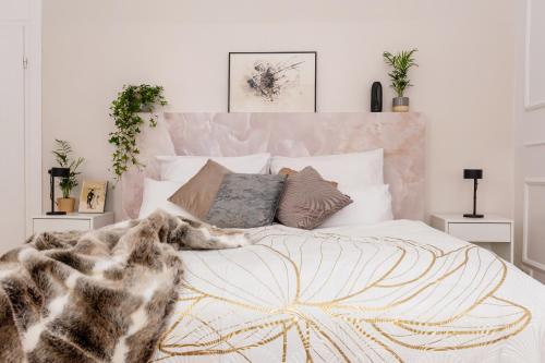 90sqm 2BR Biz LOFT - 5min Central Station photo 9