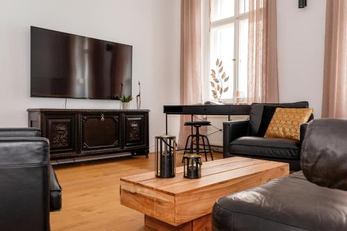 90sqm 2BR Biz LOFT - 5min Central Station photo 18