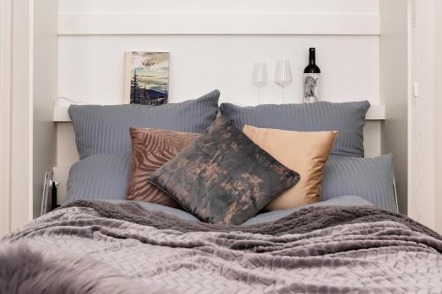 90sqm 2BR Biz LOFT - 5min Central Station photo 27