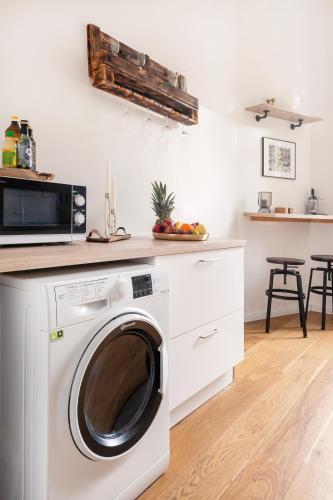 90sqm 2BR Biz LOFT - 5min Central Station photo 34