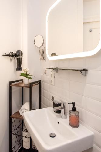 90sqm 2BR Biz LOFT - 5min Central Station photo 37
