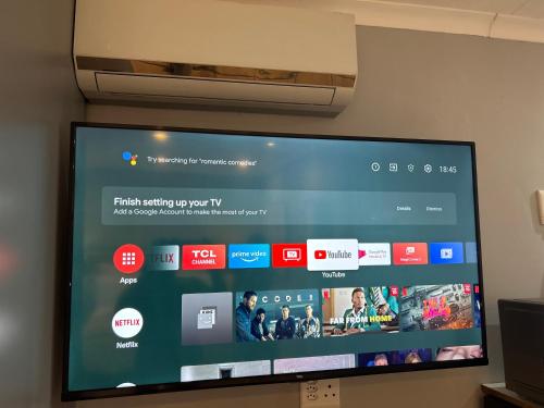Hillsview, Roodepoortにあるテレビまたはエンターテインメントセンター