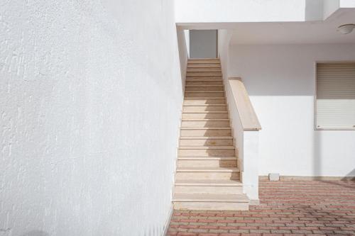 Gallery image of Appartamento a 150 m dal mare climatizzato con bellissimo patio esterno in Torre Pali 
