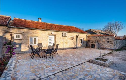 Beautiful Home In Pridraga With 1 Bedrooms And Wifi