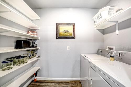 Kuchyň nebo kuchyňský kout v ubytování Pecan Row Getaway